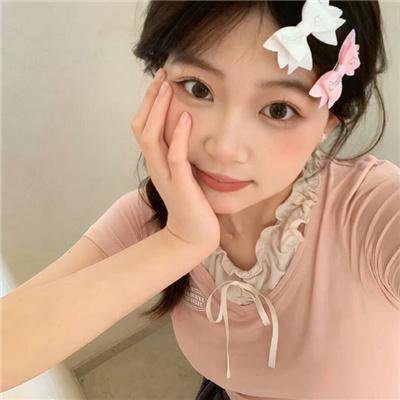 彩色的小路海报